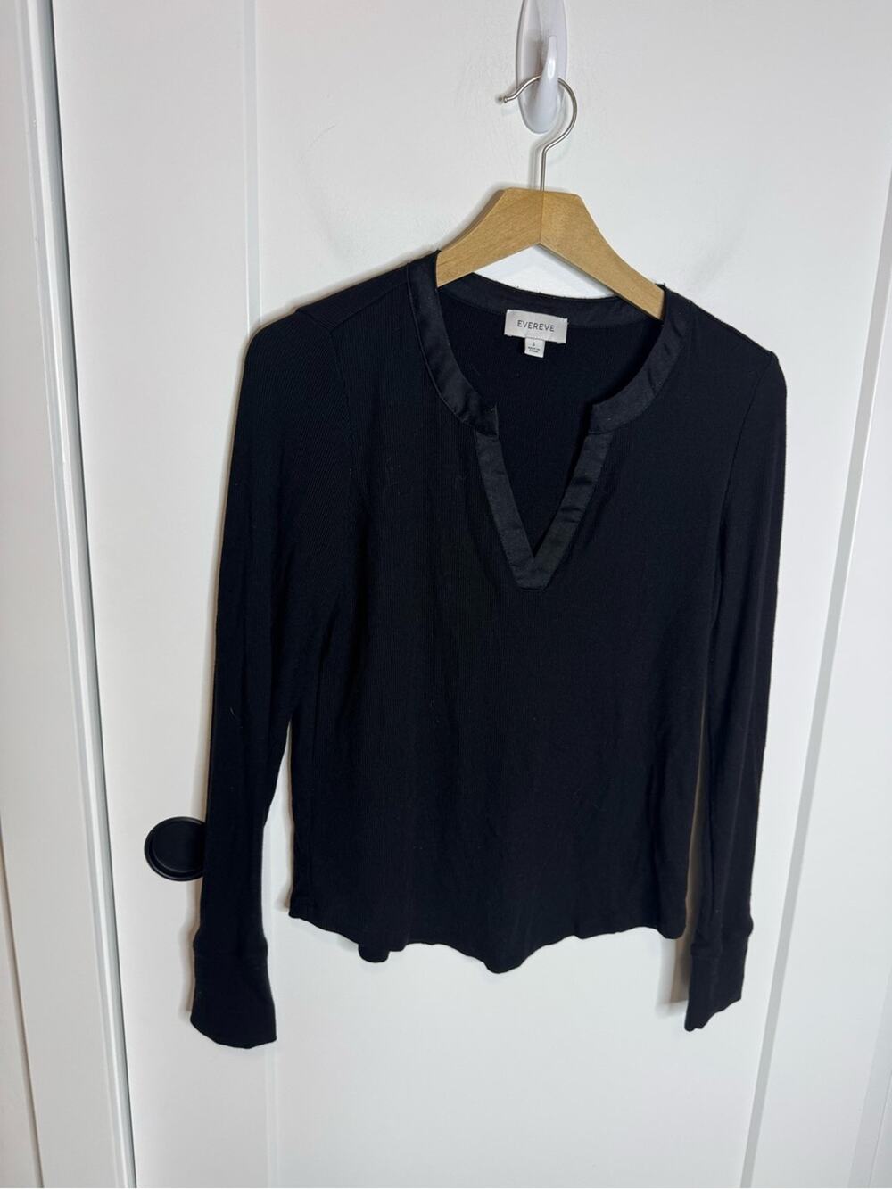 Evereve Bex Split Neck Top Ribbed Knit Long Sleeve Black Size Small